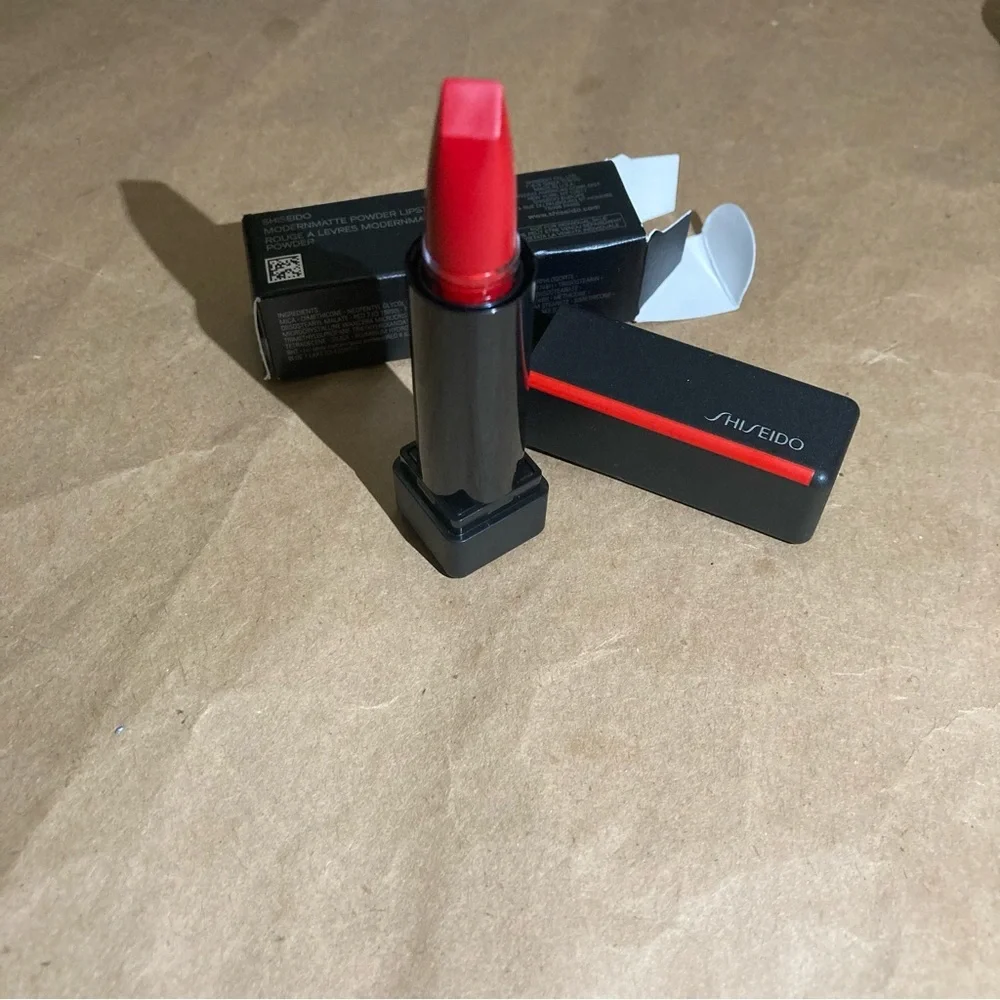 Shiseido lipstick